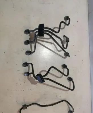 Volvo V70 Fuel injector supply line/pipe 