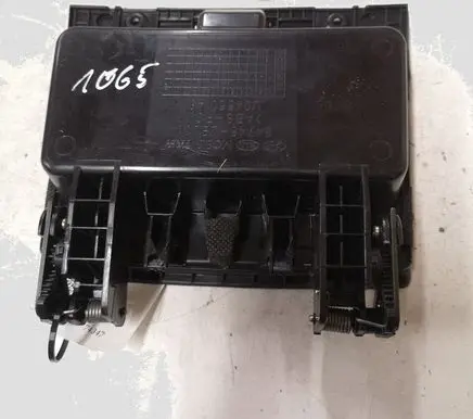 Hyundai Santa Fe Glove box 847452B000