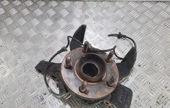 Front wheel hub spindle knuckle