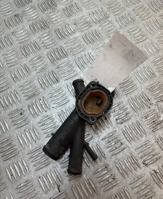 Volkswagen PASSAT B7 Engine coolant pipe/hose 03L121131AA