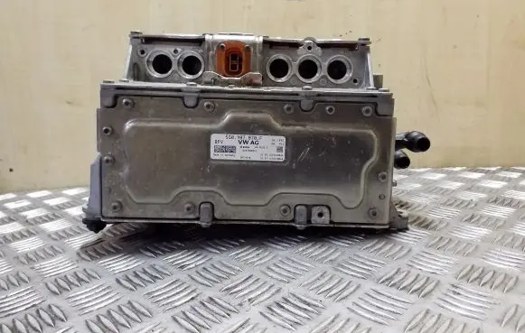 Voltage converter inverter