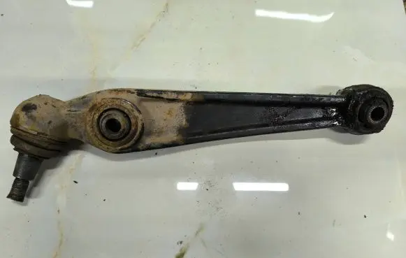 BMW 1 E81 E87 Front lower control arm/wishbone