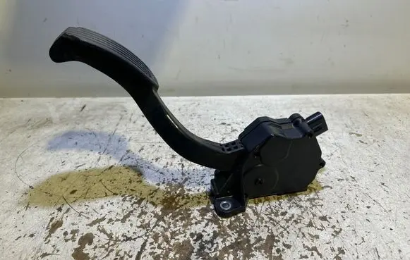 Lexus ES 250 - 300 - 330 Accelerator throttle pedal 7811033020 1988007190 07K01B01341