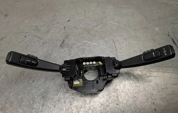 Volvo V50 Wiper turn signal indicator stalk/switch P30710342