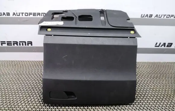 Audi Q2 - Glove box set 81C857035