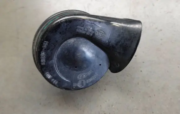 Volkswagen New Beetle Horn signal 1C0951221