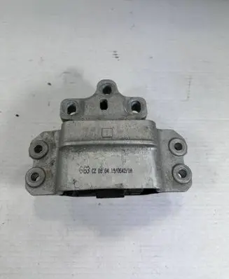 Volkswagen Golf V Engine mount bracket 1K0199555T