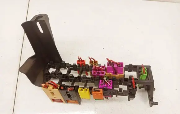 Audi A6 S6 C5 4B Fuse box set 8D1937545