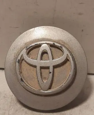 Toyota Avensis T250 Original wheel cap R2334