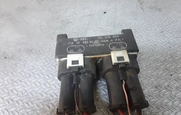Volkswagen Transporter - Caravelle T4 Coolant fan relay 701919506