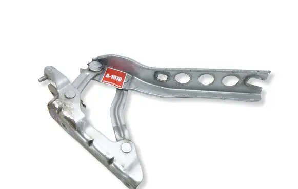 Skoda Octavia Mk2 (1Z) Engine bonnet/hood hinges 1Z0823301C