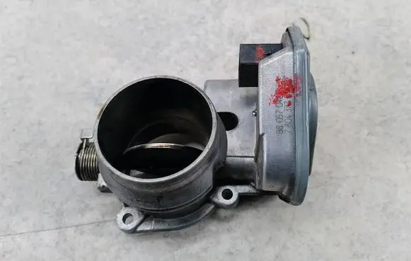 BMW 3 E90 E91 Throttle body valve 780437301