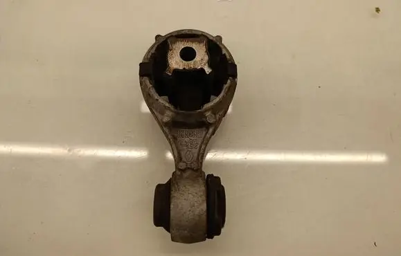 Renault Koleos I Engine mount bracket 
