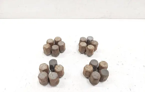 Hyundai Santa Fe Nuts/bolts 