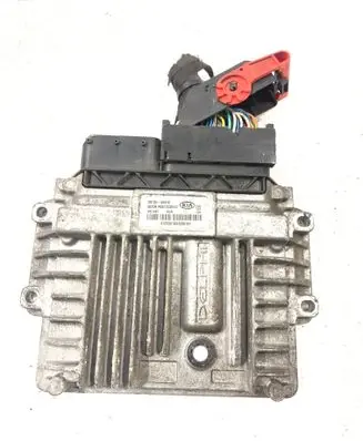 KIA Carnival Engine control unit/module 391044X910 28073401 28073401363130261