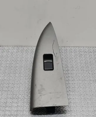 Nissan Note (E11) Electric window control switch 25411EA00A 2386