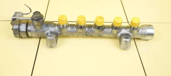 Mazda 6 Fuel line pipe SH01