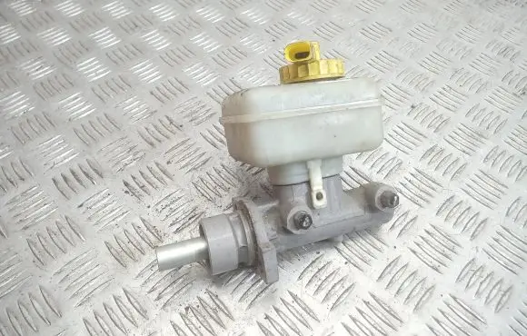Volkswagen Golf IV Master brake cylinder