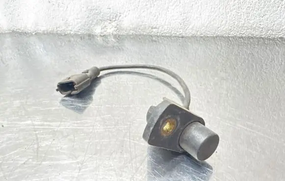 Opel Omega B1 Camshaft position sensor 0232103017