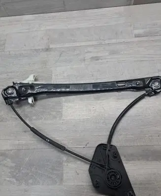 Skoda Rapid (NH) Front door electric window regulator 122845C