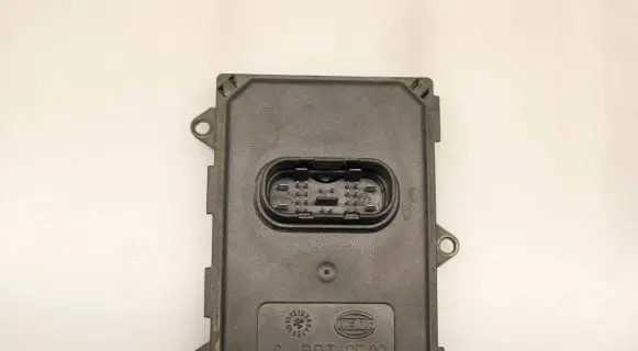 Volkswagen Touareg II Headlight ballast module Xenon 8U0941329 74696000AE