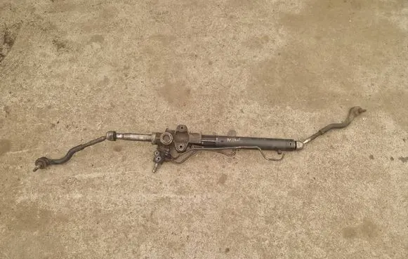 Mitsubishi Pajero Steering rack