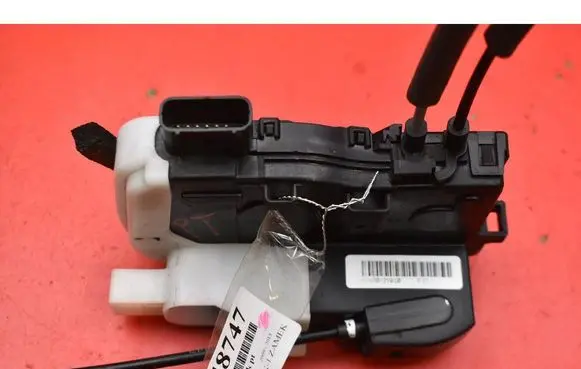 Hyundai ix35 Rear door lock 814202Y010