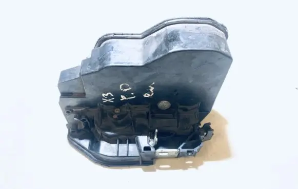 BMW X3 E83 Front door lock 7167068