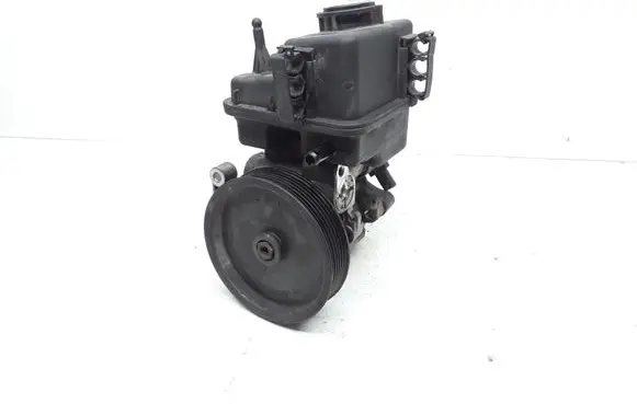 Mercedes-Benz E C207 W207 Power steering pump 0064662601