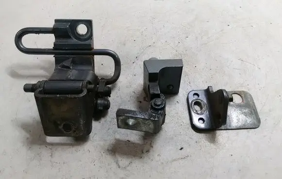 Porsche Cayenne (9PA) Rear door hinge set 7L0833412 7L0833402