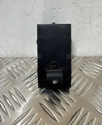 Opel Mokka Electric window control switch 13301886 532932