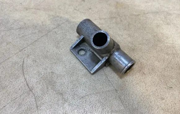 BMW 7 E23 Engine coolant pipe/hose 11631271342