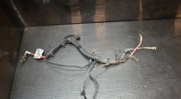 Opel Corsa D Positive cable (battery) 55556100