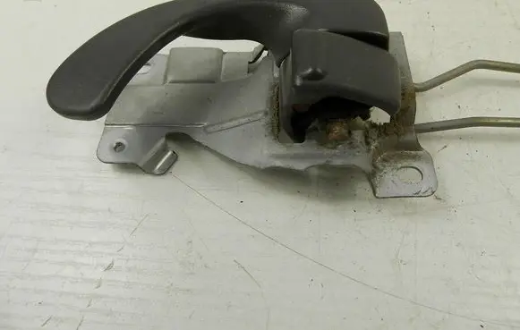 Mitsubishi Lancer Front door interior handle 