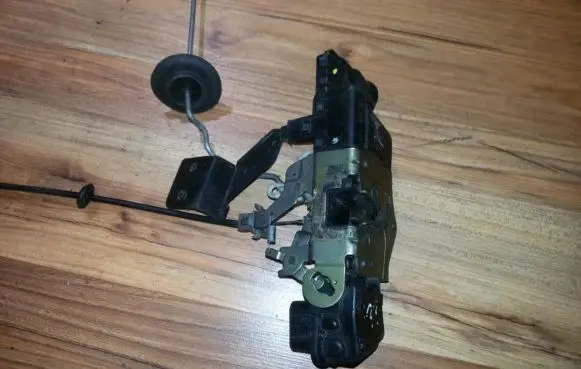 Fiat Stilo Front door lock 46786777