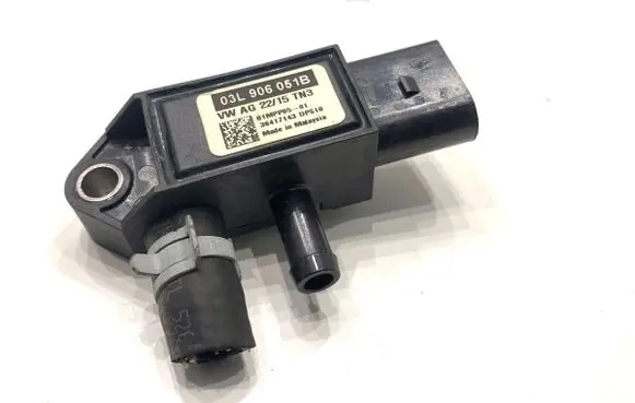 Volkswagen Golf VII Exhaust gas pressure sensor 03L906051B