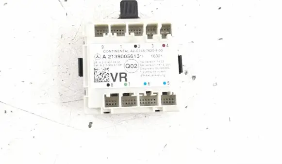 Mercedes-Benz E W213 Door control unit/module 2139004409 2139005613