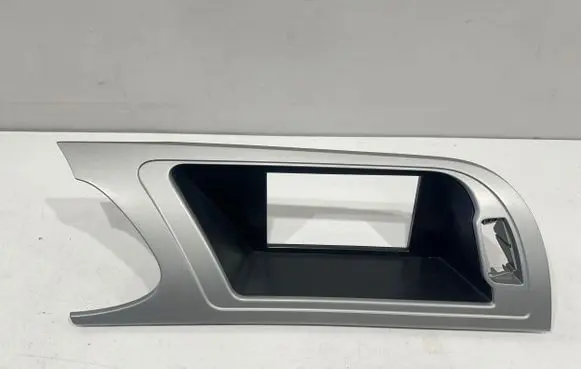 Radio/GPS head unit trim