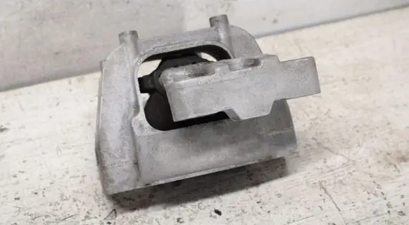 Skoda Superb B8 (3V) Engine mount bracket 5Q0199262BH