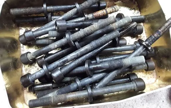 Cadillac STS Seville Cylinder head bolts 