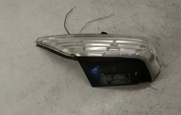 Subaru Legacy Mirror indicator light VC02015 0671