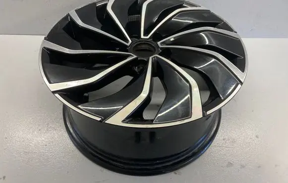 Volkswagen Golf VIII R17 alloy rim 5H0601025D