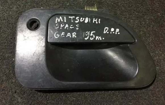 Mitsubishi Space Gear Front door exterior handle mb927590