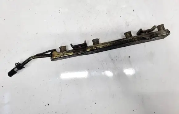 Nissan Primera Fuel main line pipe