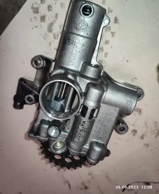 Volvo S80 Oil pump 31330979