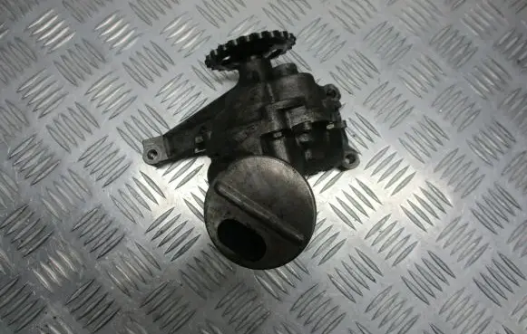 Mercedes-Benz C W202 Oil pump 