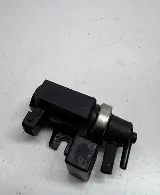 BMW 5 E60 E61 Turbo solenoid valve 722796 24790