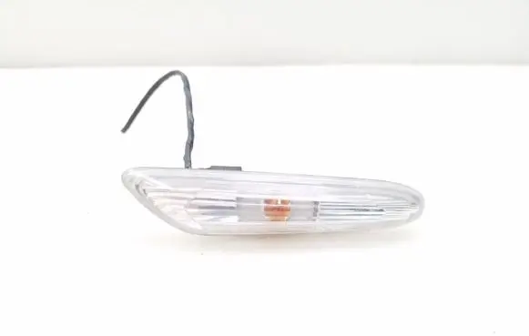 BMW 1 E82 E88 Front fender indicator light 7253326
