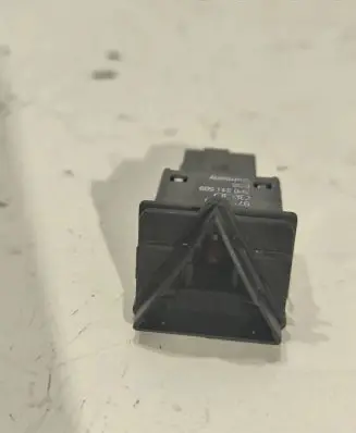 Audi A3 S3 8P Hazard light switch 8p0941509