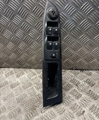 Hyundai Getz Electric window control switch 935701C110